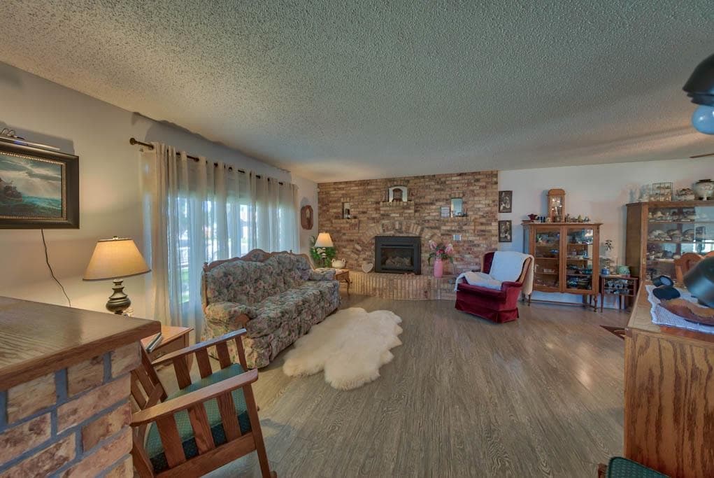 1806 Circle Rd — photo 3 of 25