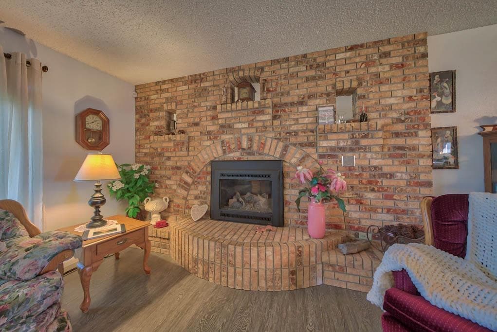 1806 Circle Rd — photo 4 of 25
