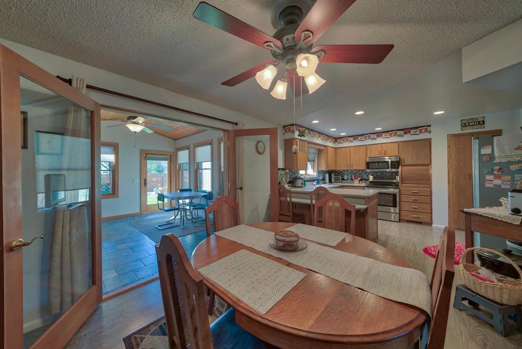 1806 Circle Rd — photo 9 of 25