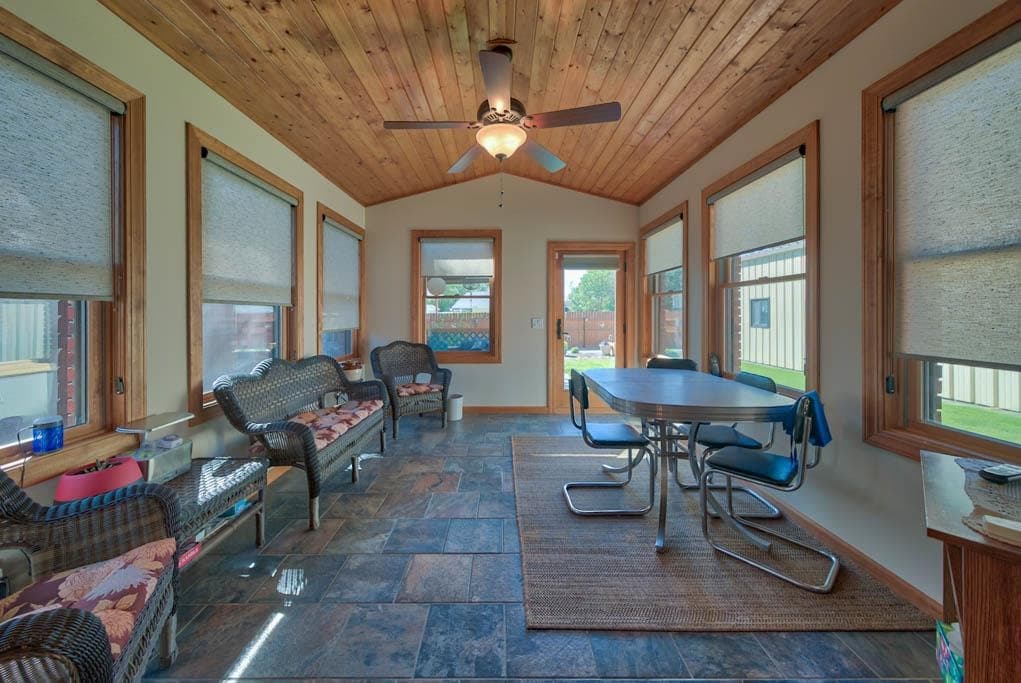 1806 Circle Rd — photo 10 of 25