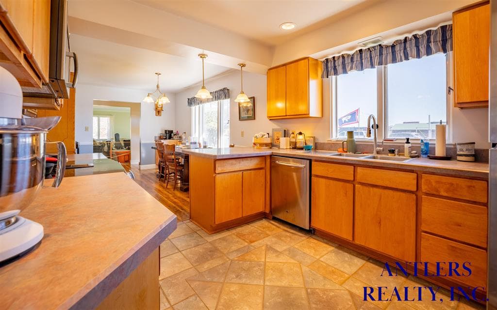 405 Warren Rd — photo 22 of 25