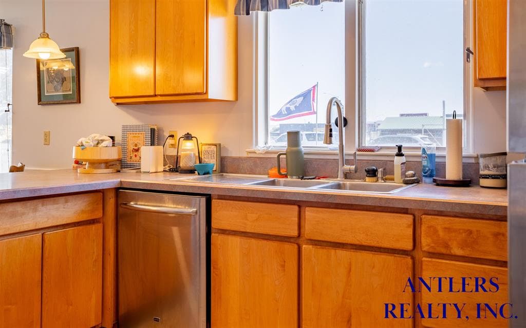 405 Warren Rd — photo 23 of 25