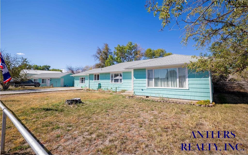 405 Warren Rd — photo 4 of 25