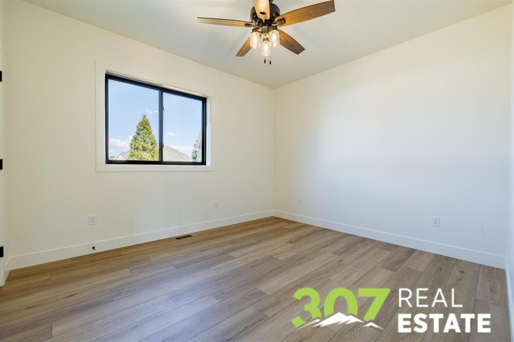 1010 Morning Glory Ln — photo 17 of 25