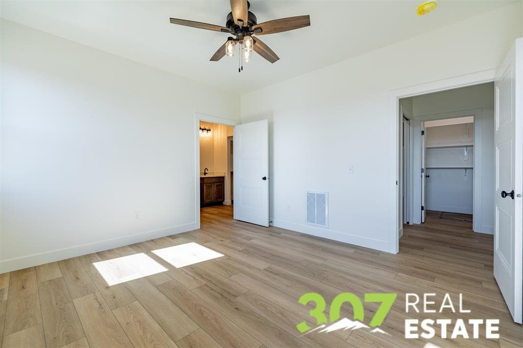 1010 Morning Glory Ln — photo 9 of 25
