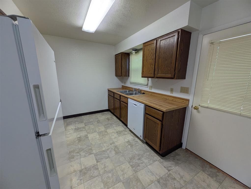 888 N Gilbert St — photo 5 of 10