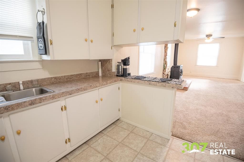 225 S Cheyenne St — photo 11 of 25