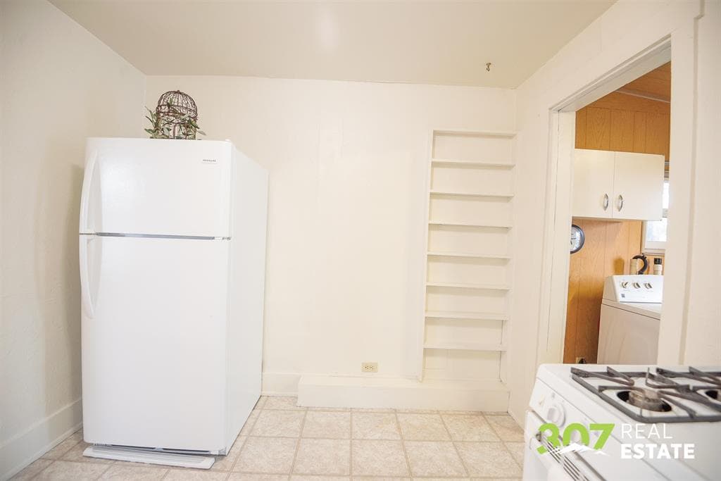 225 S Cheyenne St — photo 13 of 25