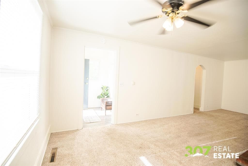 225 S Cheyenne St — photo 3 of 25