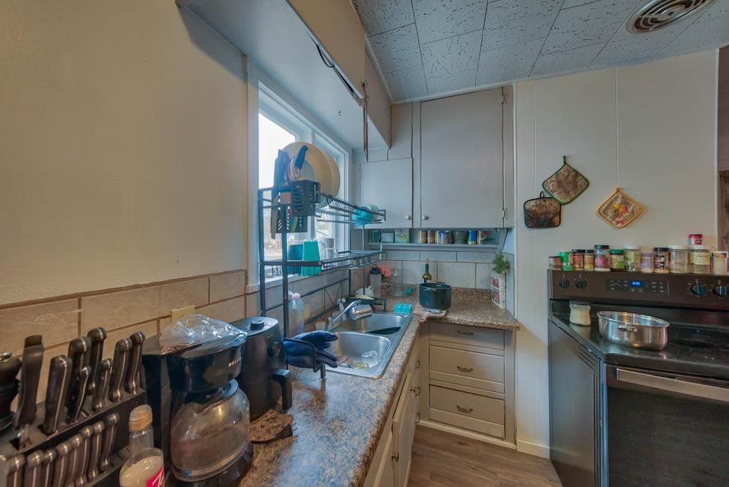 433 7th Ave S — photo 9 of 25