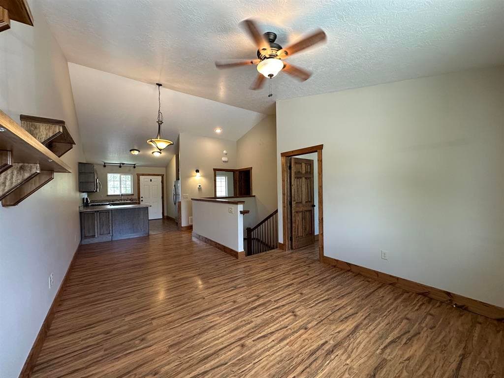 1632 Stella Ct — photo 5 of 25