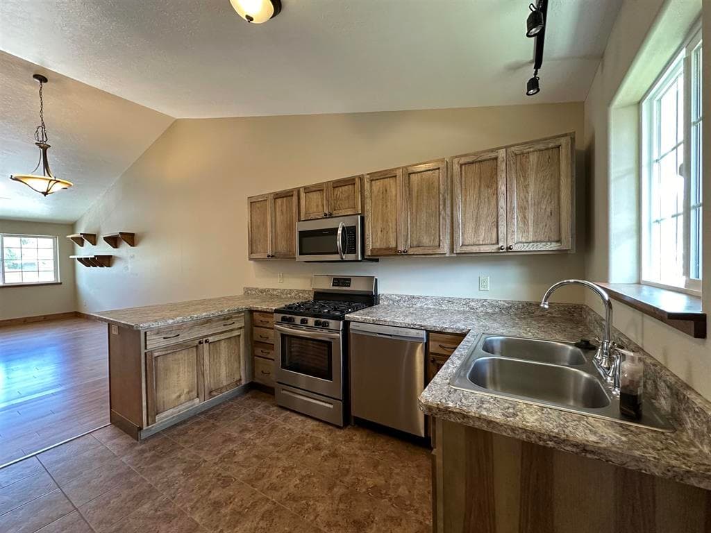 1632 Stella Ct — photo 7 of 25