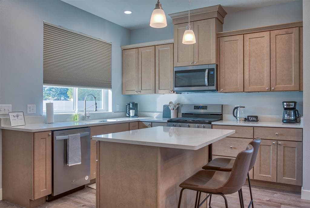 2824 Legacy Lane — photo 3 of 25
