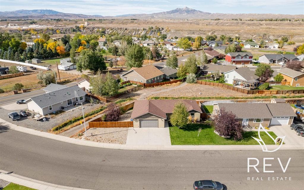 3007 Twin Creek Tr Ave — photo 2 of 25
