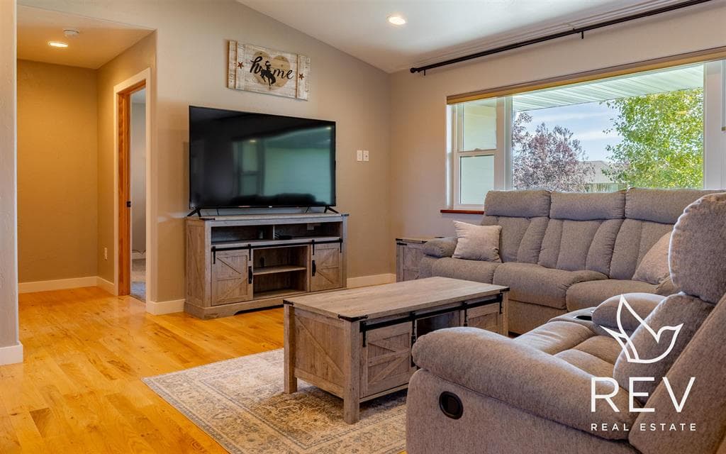 3007 Twin Creek Tr Ave — photo 3 of 25
