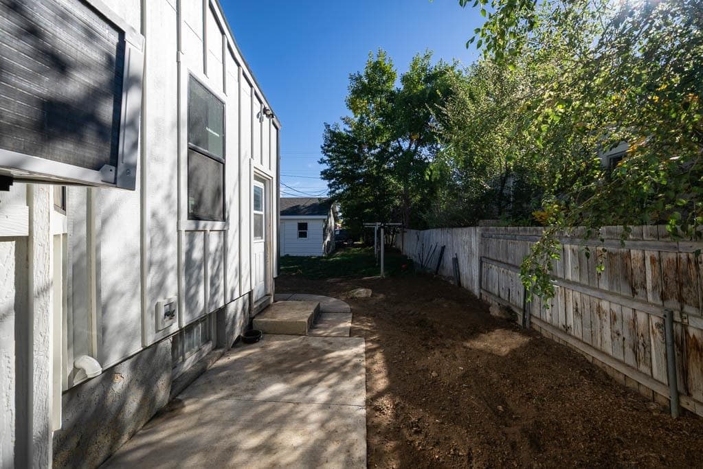 165 S Division St — photo 5 of 25
