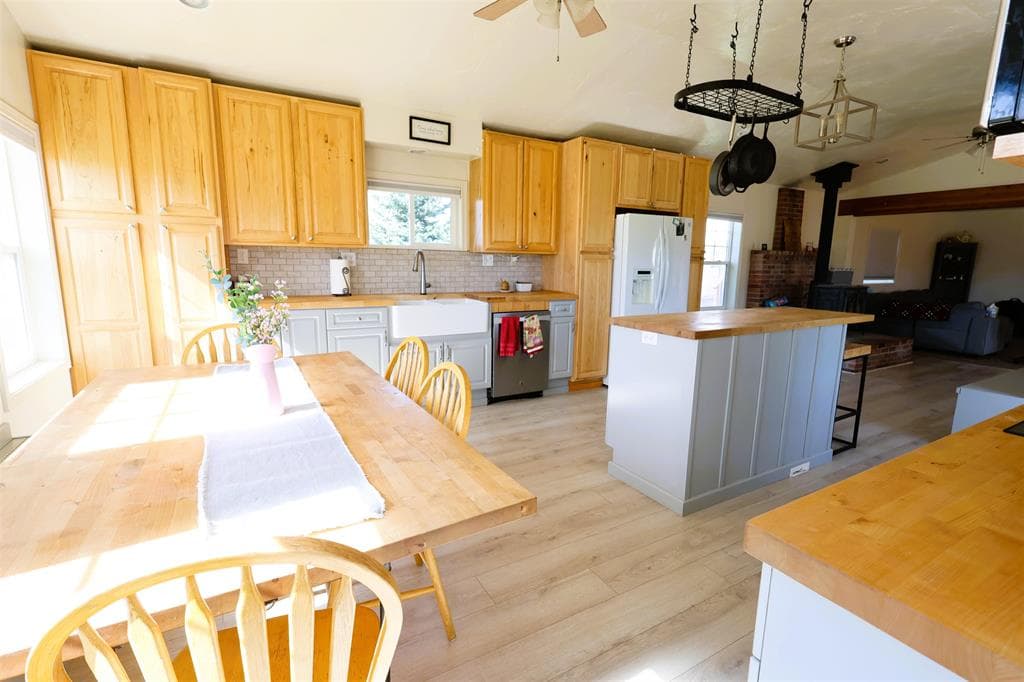 99 Sage Dr — photo 16 of 25