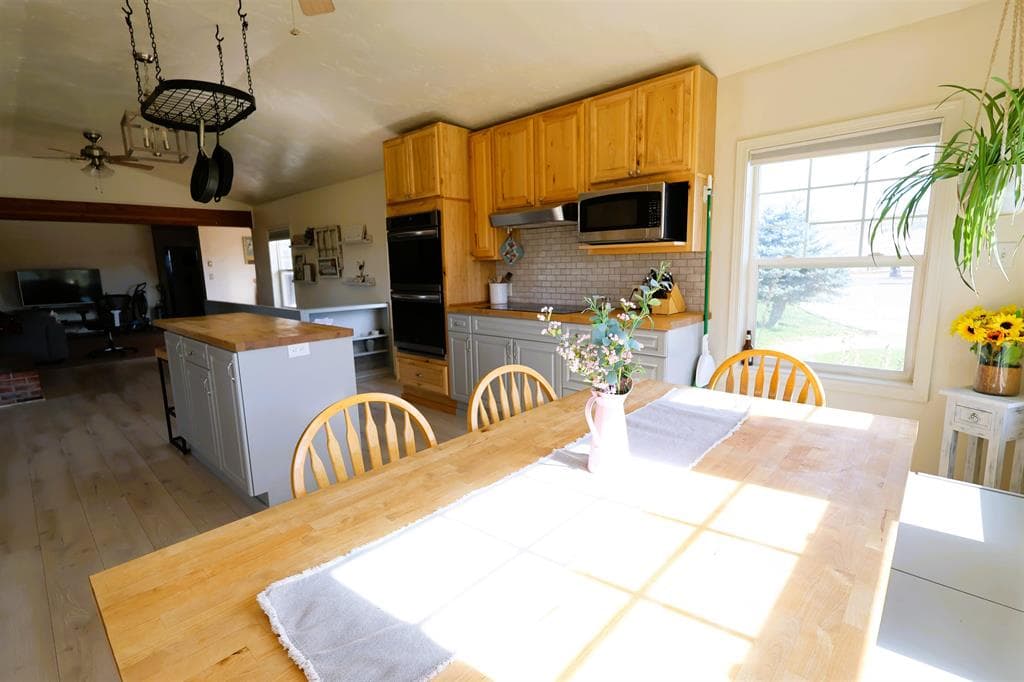 99 Sage Dr — photo 18 of 25