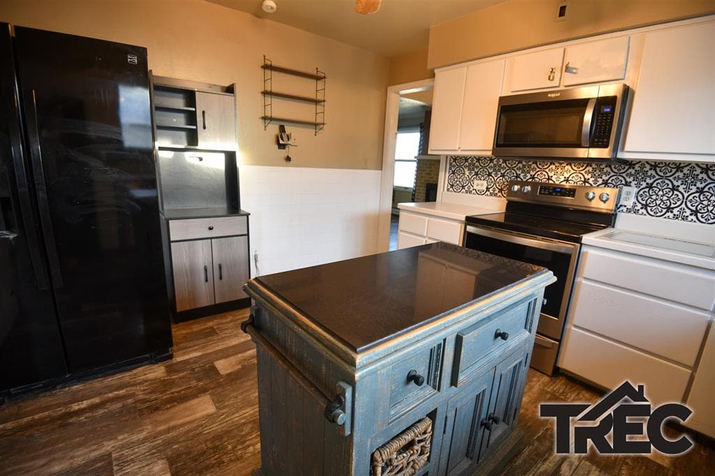 586 S Day St — photo 12 of 25