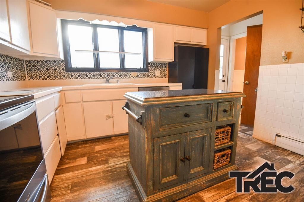 586 S Day St — photo 10 of 25