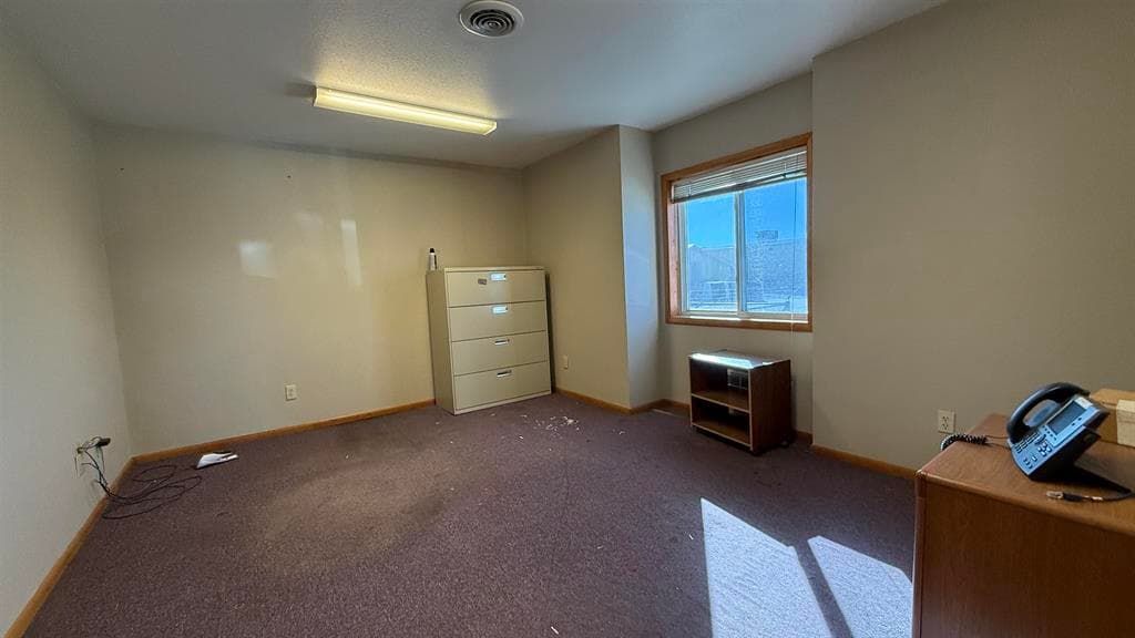 400 N 4th St — photo 14 of 25