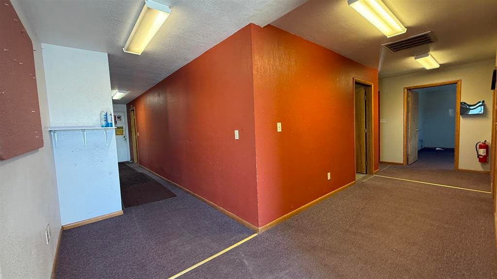 400 N 4th St — photo 8 of 25