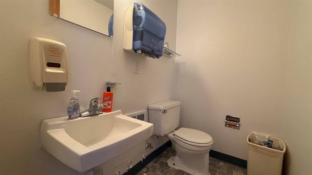 400 N 4th St — photo 10 of 25