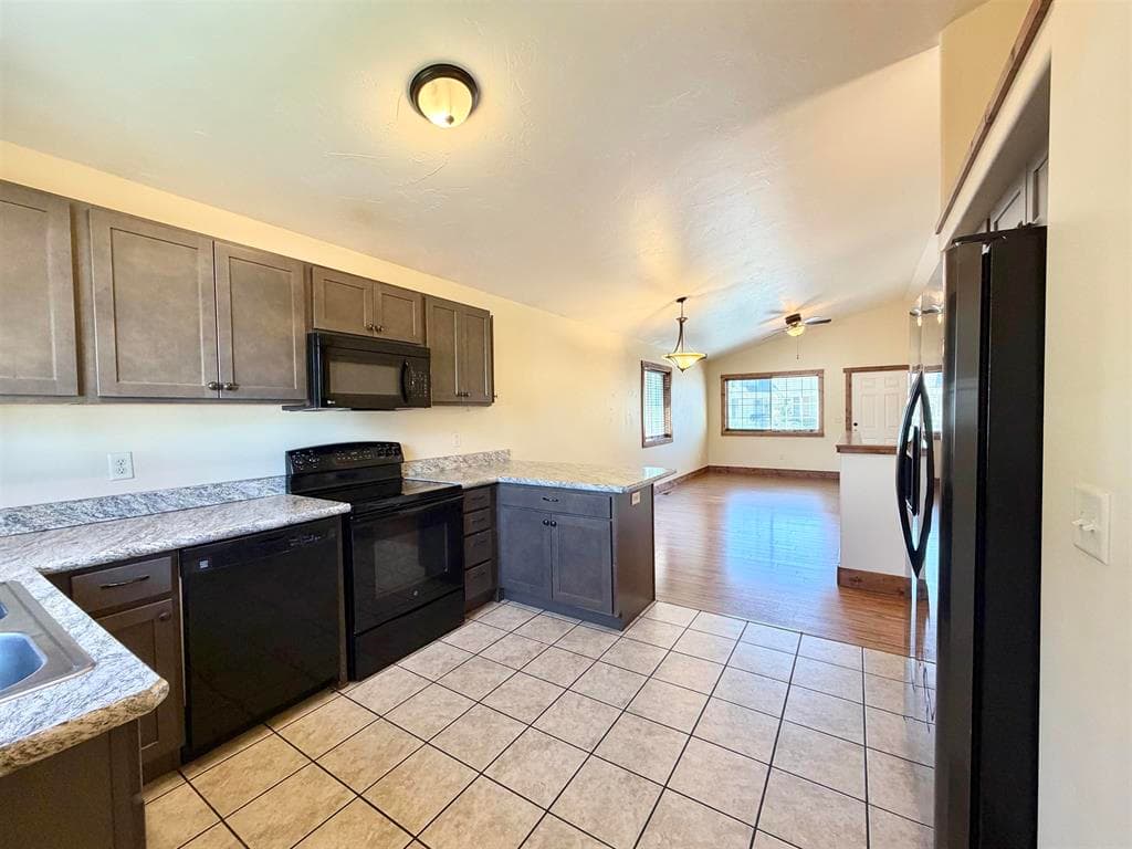 1608 Stella Ct — photo 11 of 25