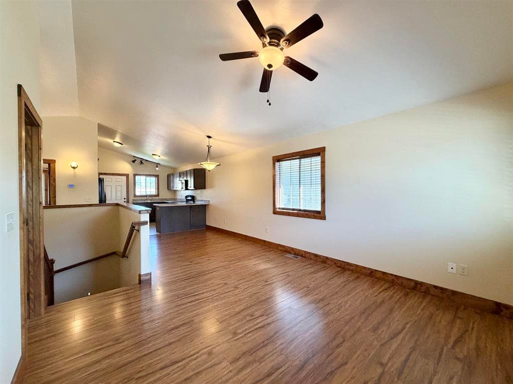 1608 Stella Ct — photo 3 of 25