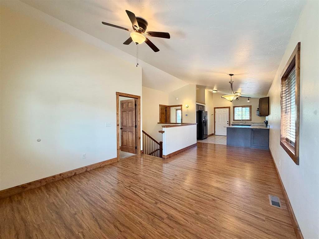 1608 Stella Ct — photo 4 of 25