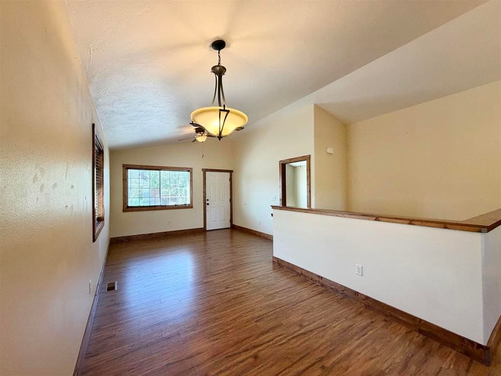 1608 Stella Ct — photo 5 of 25
