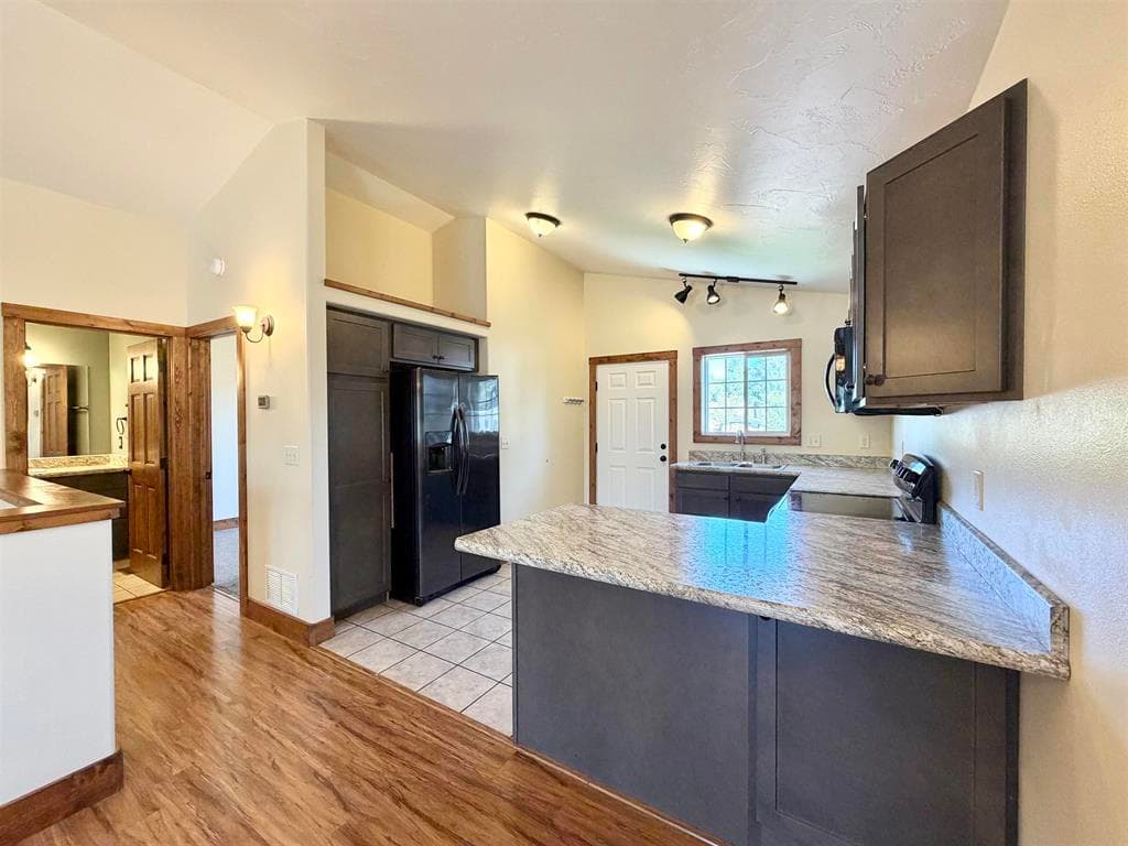 1608 Stella Ct — photo 7 of 25