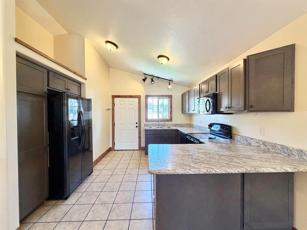 1608 Stella Ct — photo 10 of 25