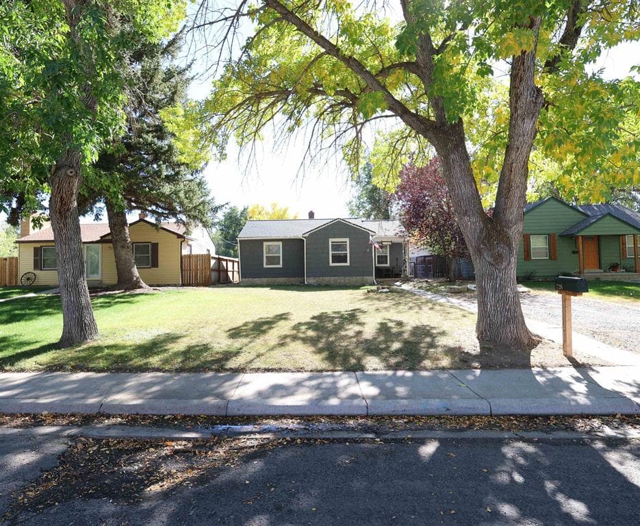 1726 Salsbury Ave photo 1