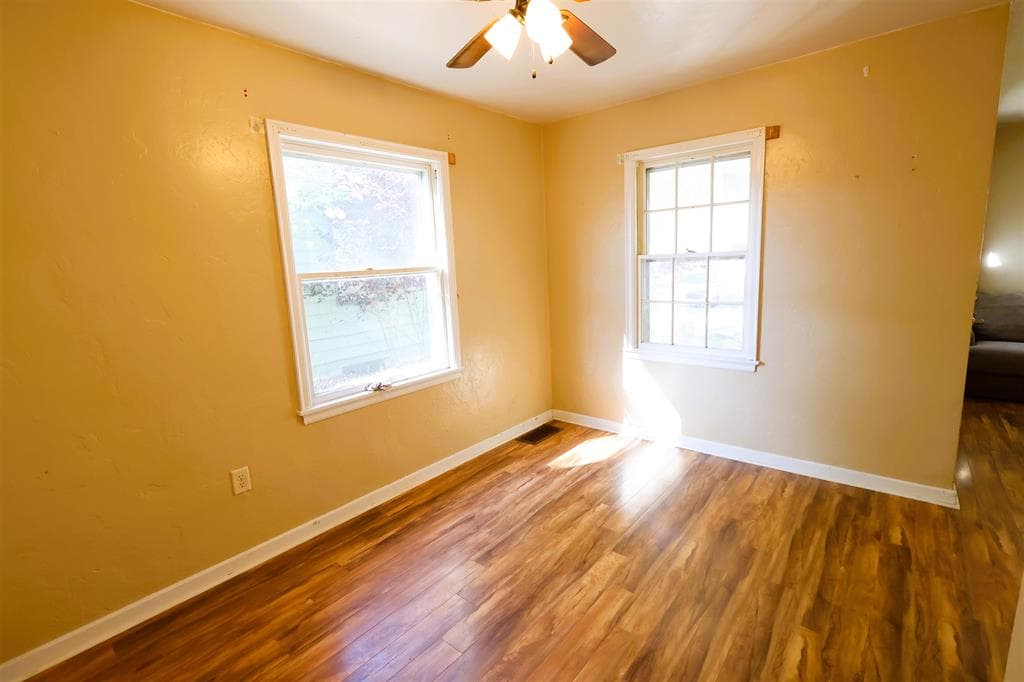 1726 Salsbury Ave — photo 11 of 20