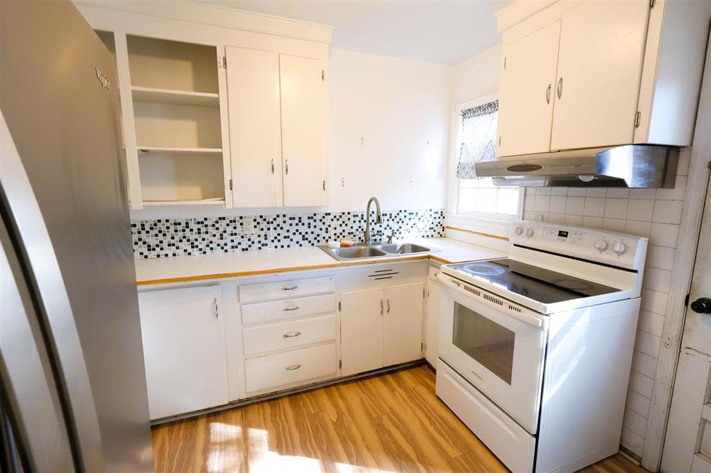 1726 Salsbury Ave — photo 7 of 20