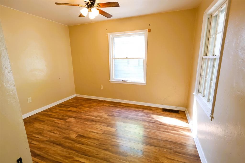 1726 Salsbury Ave — photo 9 of 20