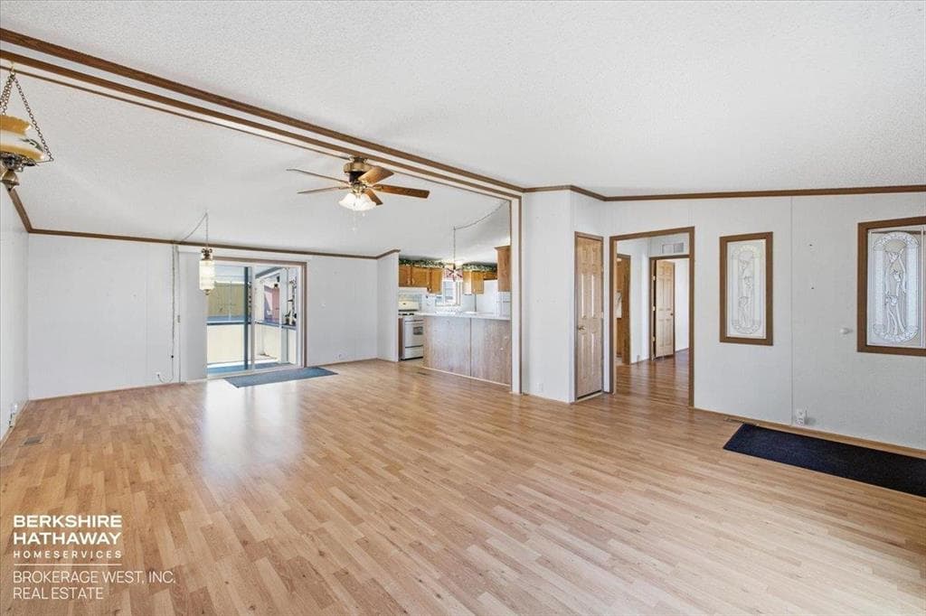209 & 207 C St — photo 10 of 25