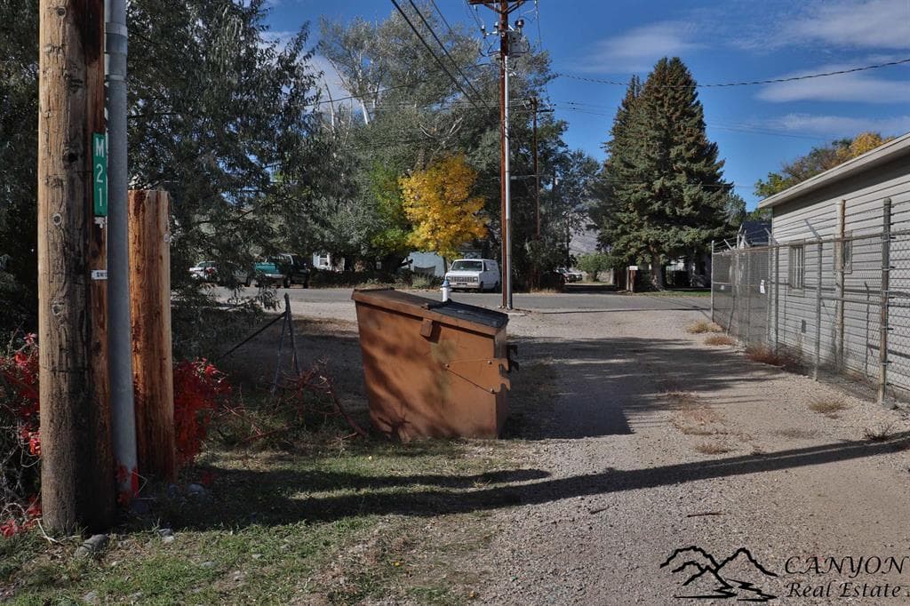 1307 Wyoming Ave — photo 15 of 17