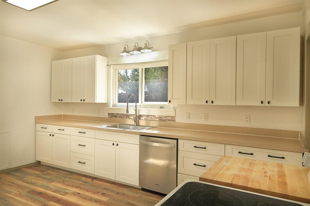 427 N Bernard St — photo 12 of 25