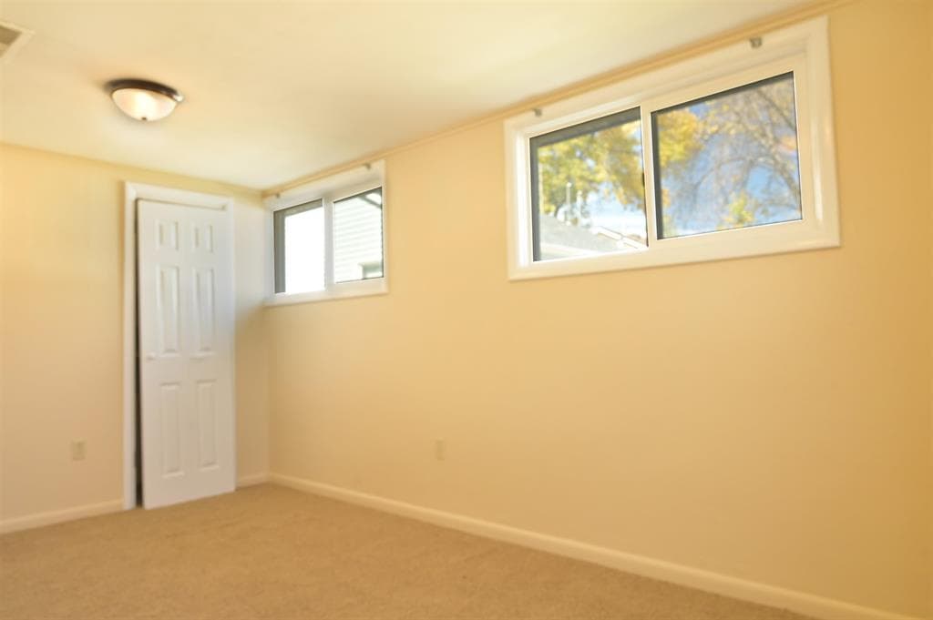 427 N Bernard St — photo 6 of 25