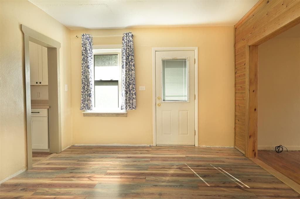427 N Bernard St — photo 7 of 25