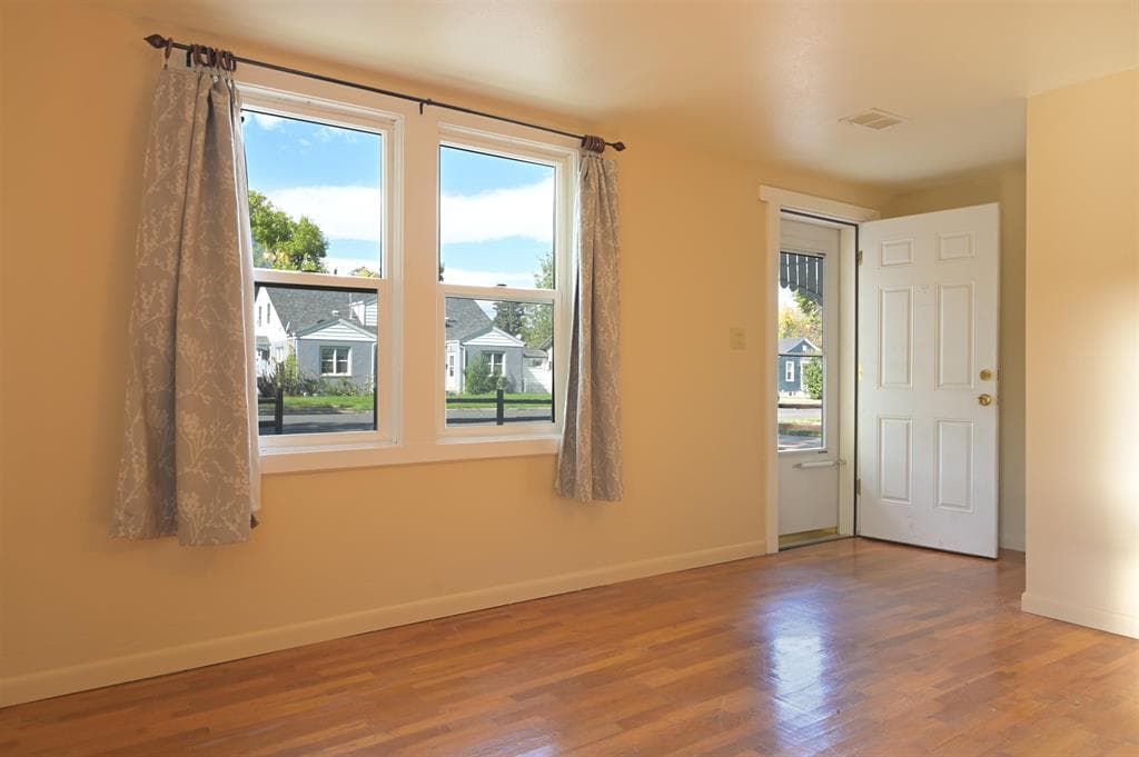 427 N Bernard St — photo 8 of 25