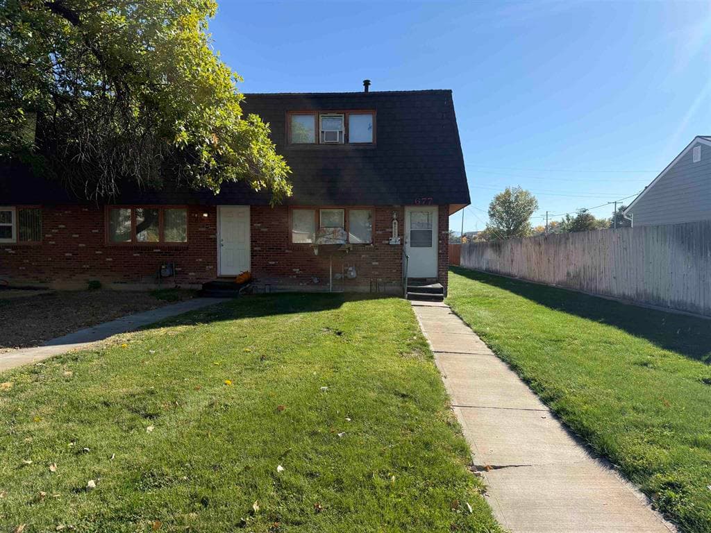 677 Oregon Ave photo 1