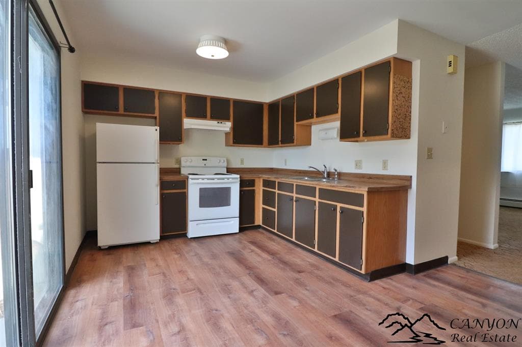 2954 Sheridan Ave — photo 9 of 25