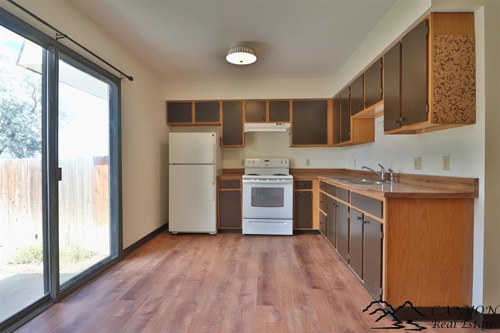 2954 Sheridan Ave — photo 10 of 25