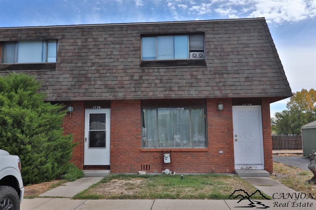 1728 26th St photo 1