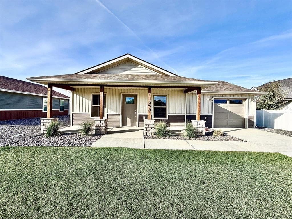 293 Cypress Dr photo 1