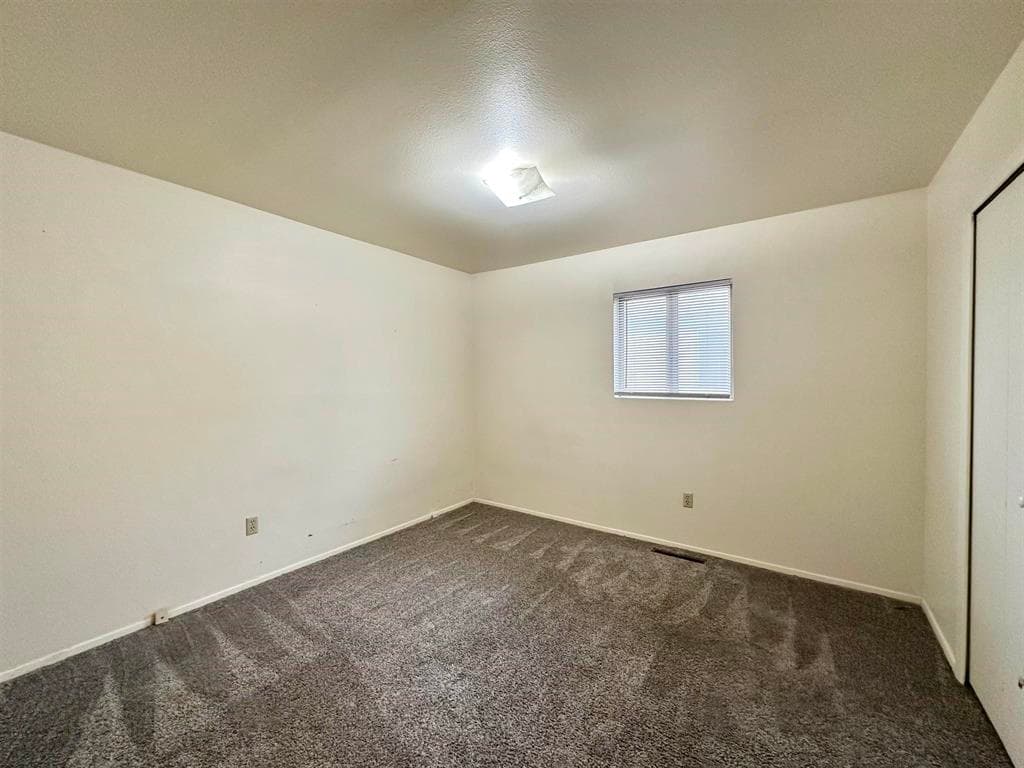 716 E 5th St — photo 17 of 18