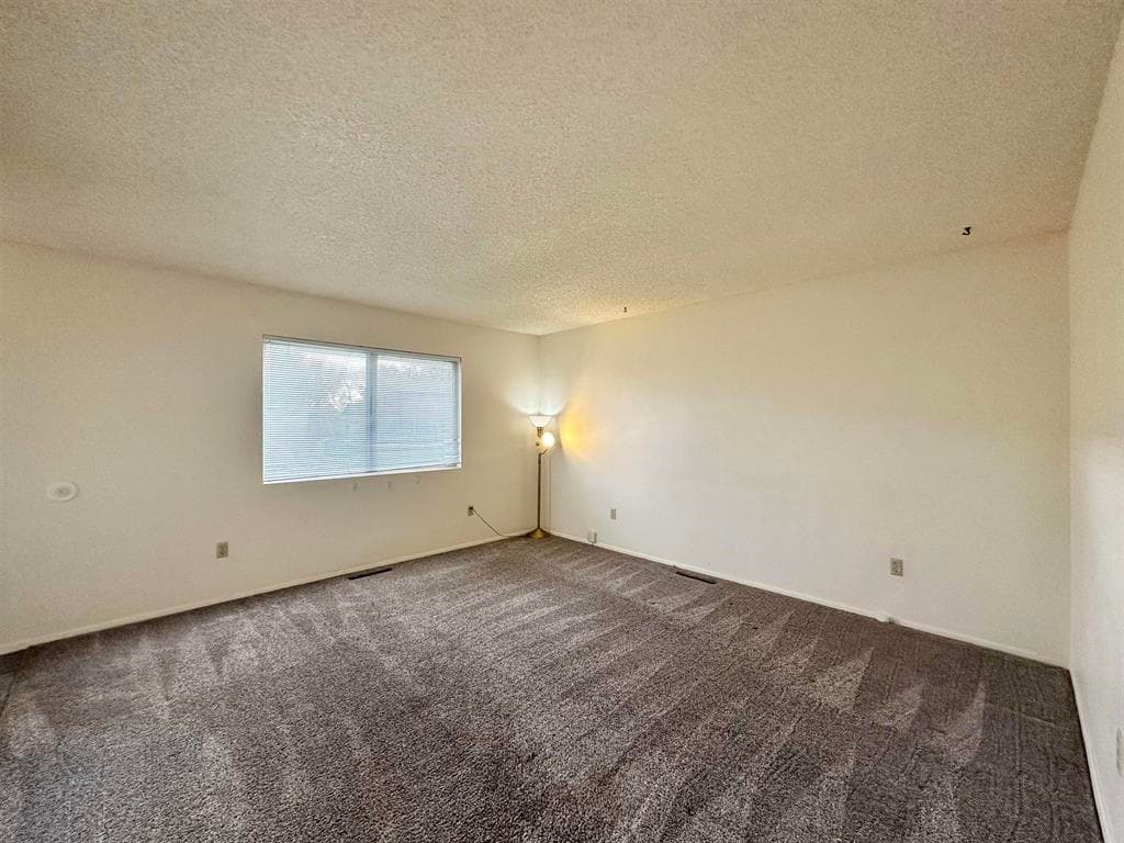 716 E 5th St — photo 5 of 18
